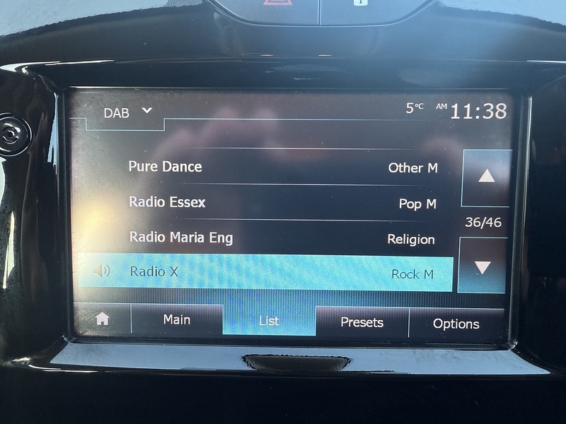 Used Renault Clio 2017 for sale - 76643061: Photo 11