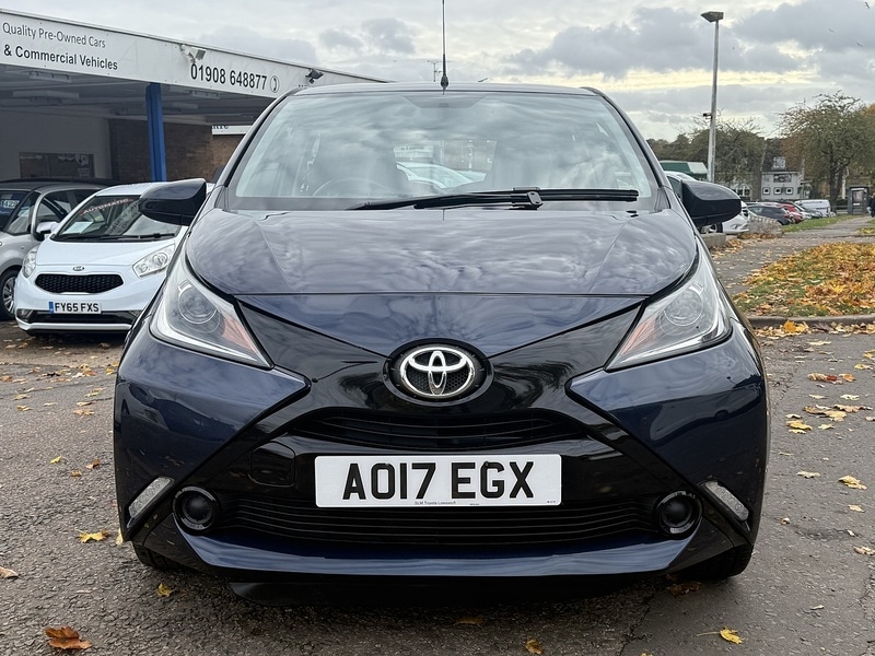 Used Toyota AYGO 2017 for sale - 76368283: Photo 2