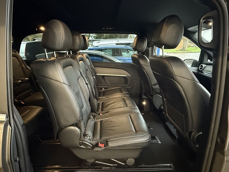 Used Mercedes-Benz V-Class 2015 for sale - 76792999: Photo 11