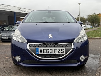 Used Peugeot 208 2013 for sale - 76236270: Photo 2
