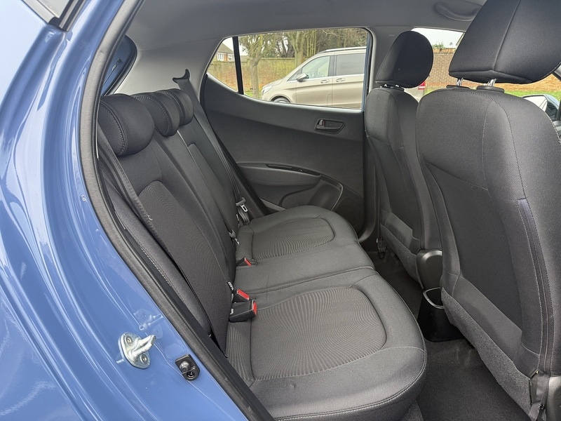 Used Hyundai i10 2017 for sale - 77465330: Photo 9