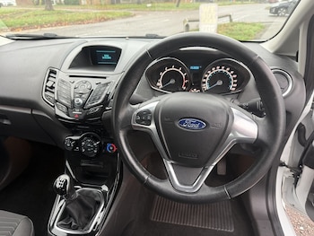Used Ford Fiesta 2015 for sale - 76582970: Photo