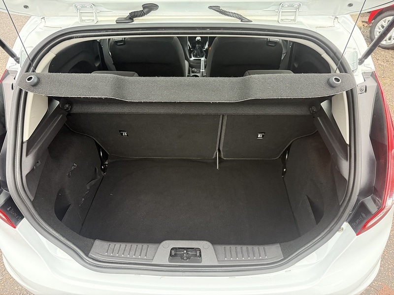 Used Ford Fiesta 2015 for sale - 76582970: Photo 9