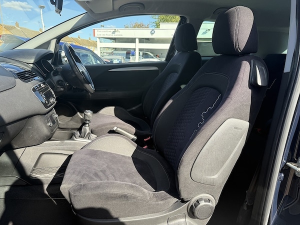 Used Fiat Punto 2014 for sale - 74626147: Photo 11