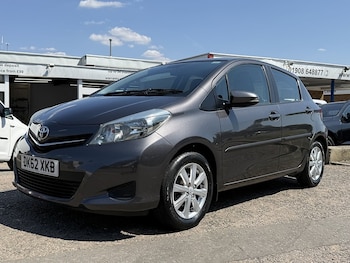 Used Toyota Yaris 2012 for sale - 79434105: Photo