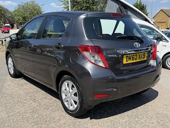 Used Toyota Yaris 2012 for sale - 79434105: Photo