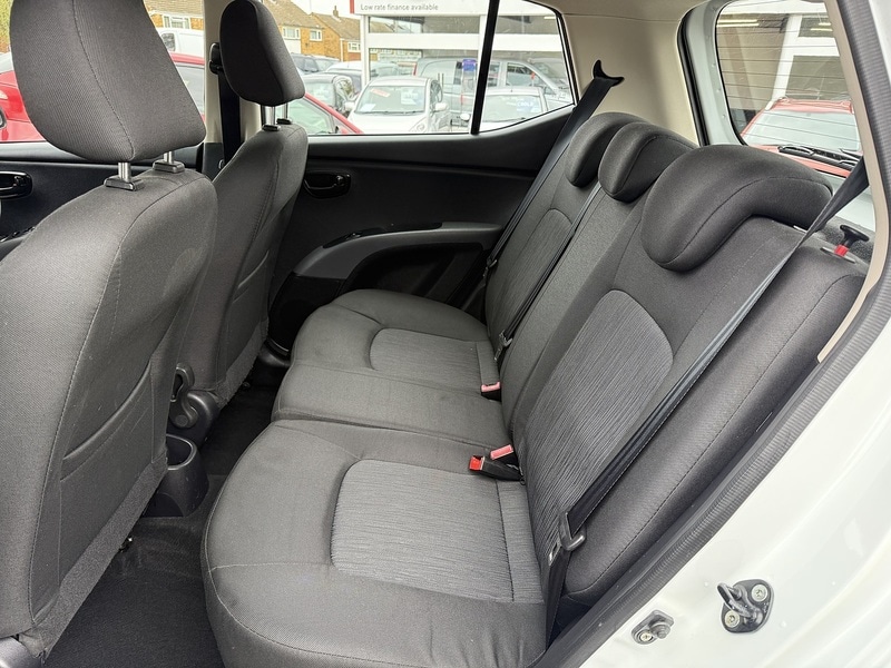 Used Hyundai i10 2011 for sale - 76106313: Photo 12