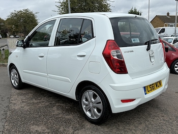 Used Hyundai i10 2011 for sale - 76106313: Photo 4