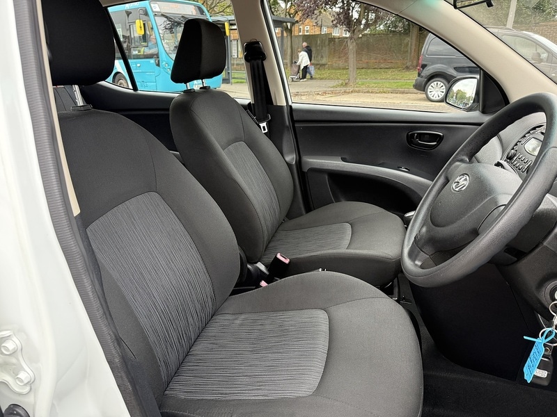 Used Hyundai i10 2011 for sale - 76106313: Photo 8