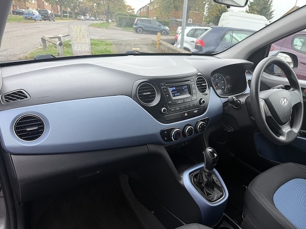 Used Hyundai i10 2015 for sale - 76236273: Photo 11
