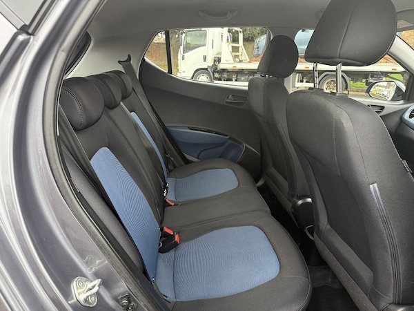 Used Hyundai i10 2015 for sale - 76236273: Photo 9