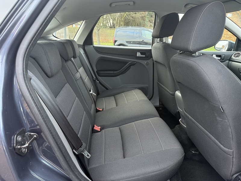 Used Ford Focus 2010 for sale - 77172744: Photo 9