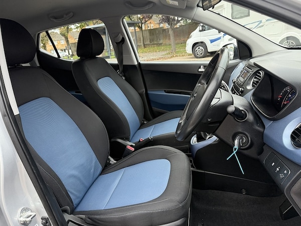 Used Hyundai i10 2015 for sale - 76236276: Photo 8