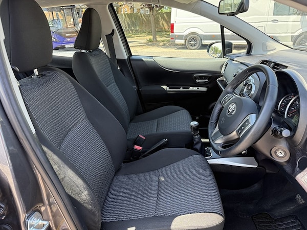 Used Toyota Yaris 2014 for sale - 75123138: Photo 8
