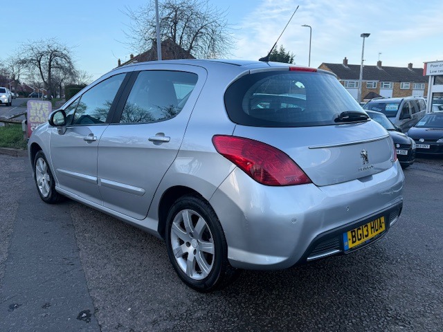 Used Peugeot 308 2013 for sale - 77877630: Photo 6
