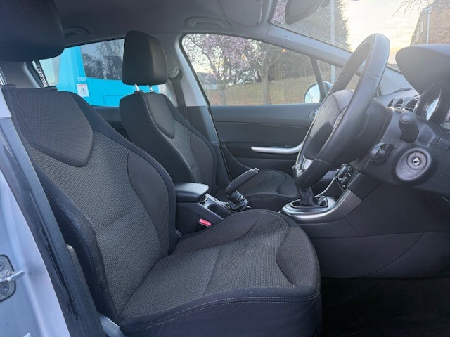 Used Peugeot 308 2013 for sale - 77877630: Photo 8