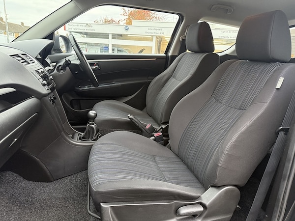 Used Suzuki Swift 2014 for sale - 76320165: Photo 10