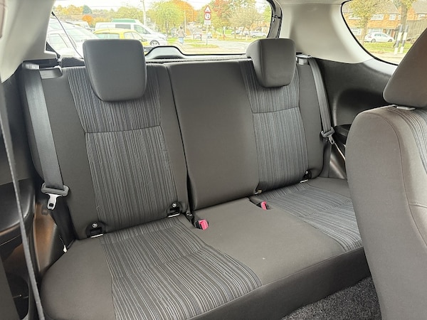 Used Suzuki Swift 2014 for sale - 76320165: Photo 9