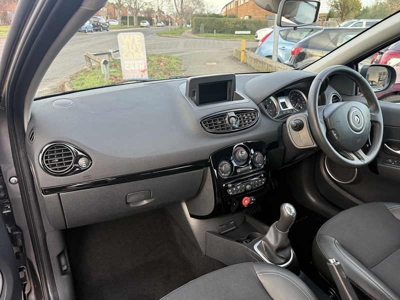 Used Renault Clio 2012 for sale - 76655523: Photo 11