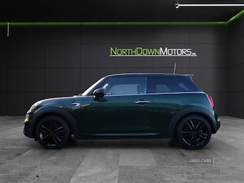 Used MINI Hatch 2019 for sale - 77021456: Photo