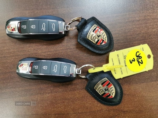 Used Porsche Cayman 2023 for sale - 76702870: Photo 23