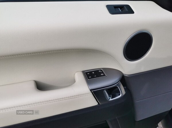 Used Land Rover Range Rover Sport 2017 for sale - 76702852: Photo 16