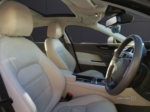 Used Jaguar XE 2016 for sale - 77292552: Photo 9