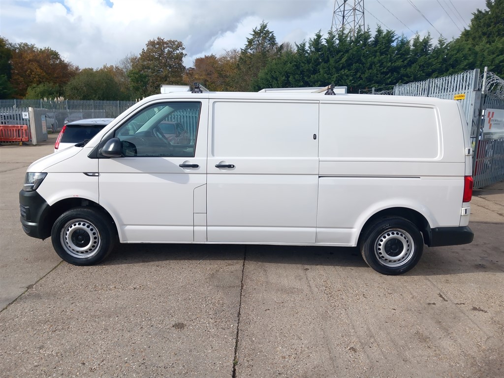 Used Volkswagen Transporter 2017 for sale - 76351087: Photo 2