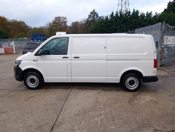 Used Volkswagen Transporter 2018 for sale - 76532343: Photo
