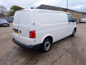 Used Volkswagen Transporter 2018 for sale - 76532343: Photo
