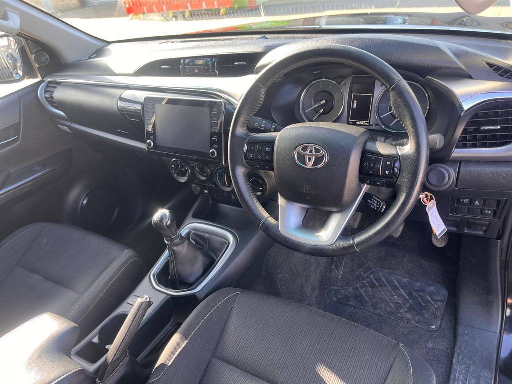 Used Toyota Hilux 2023 for sale - 77928002: Photo 13