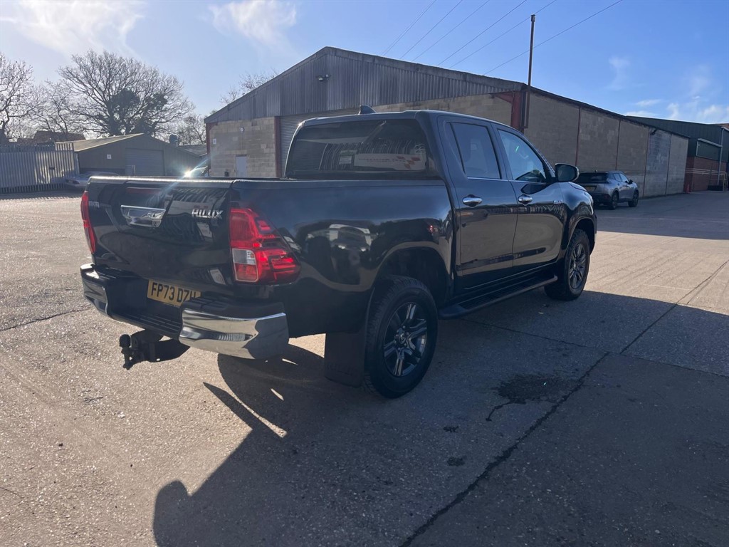 Used Toyota Hilux 2023 for sale - 77928002: Photo 6