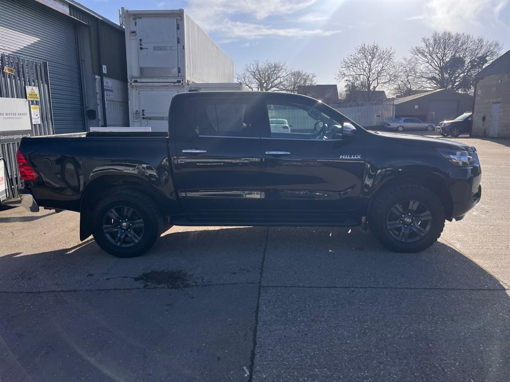 Used Toyota Hilux 2023 for sale - 77928002: Photo 7