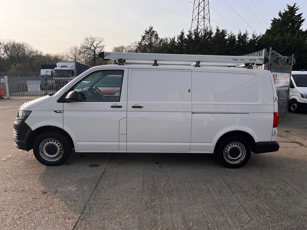 Used Volkswagen Transporter 2018 for sale - 77983112: Photo 2
