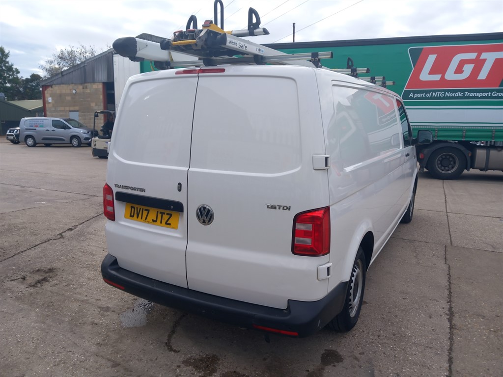 Used Volkswagen Transporter 2017 for sale - 76351119: Photo 4