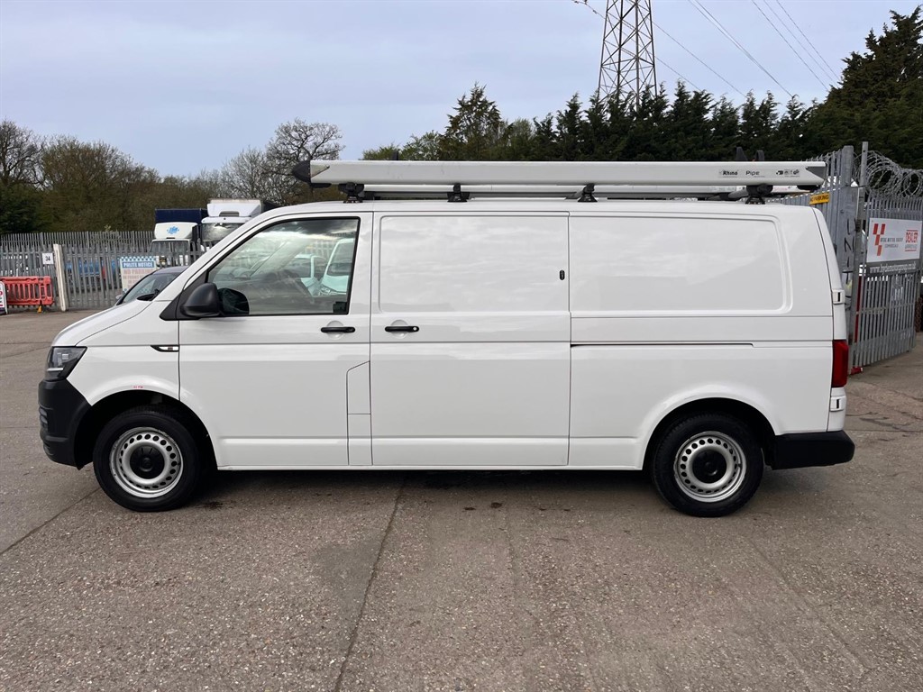 Used Volkswagen Transporter 2018 for sale - 78219095: Photo 2