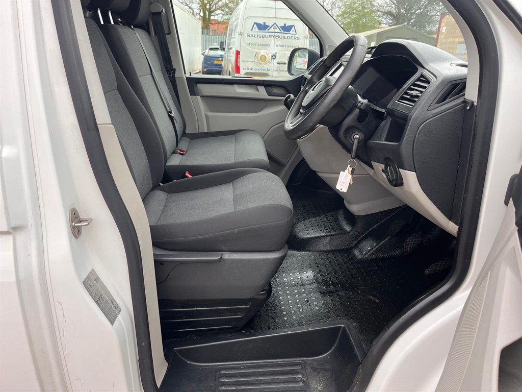 Used Volkswagen Transporter 2018 for sale - 78219102: Photo 11