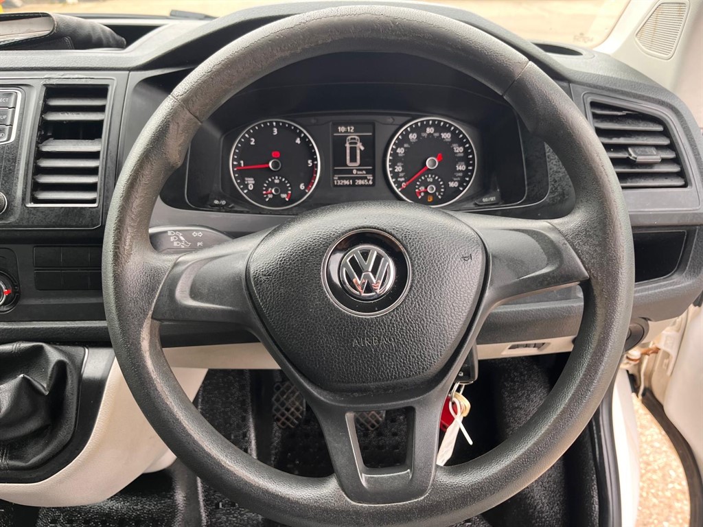 Used Volkswagen Transporter 2018 for sale - 78219102: Photo 14