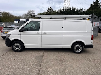 Used Volkswagen Transporter 2018 for sale - 78219102: Photo