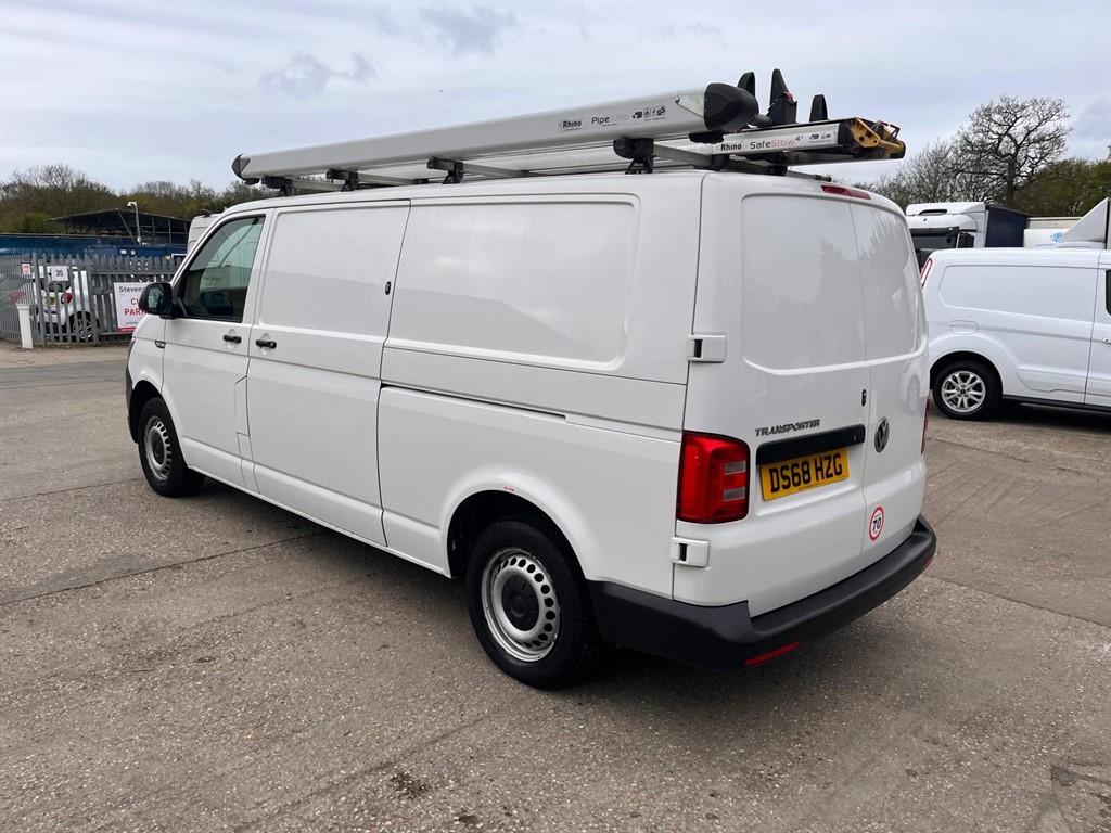 Used Volkswagen Transporter 2018 for sale - 78219102: Photo 3