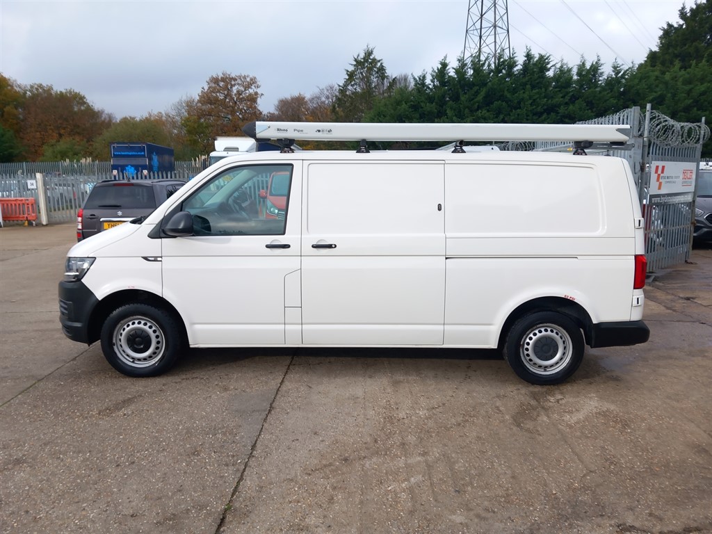 Used Volkswagen Transporter 2017 for sale - 76532370: Photo 2