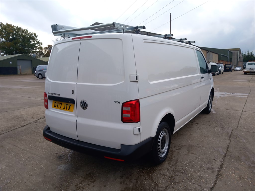 Used Volkswagen Transporter 2017 for sale - 76532370: Photo 4