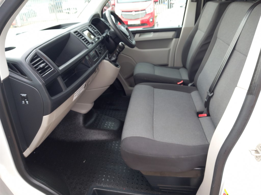 Used Volkswagen Transporter 2017 for sale - 76532370: Photo 8