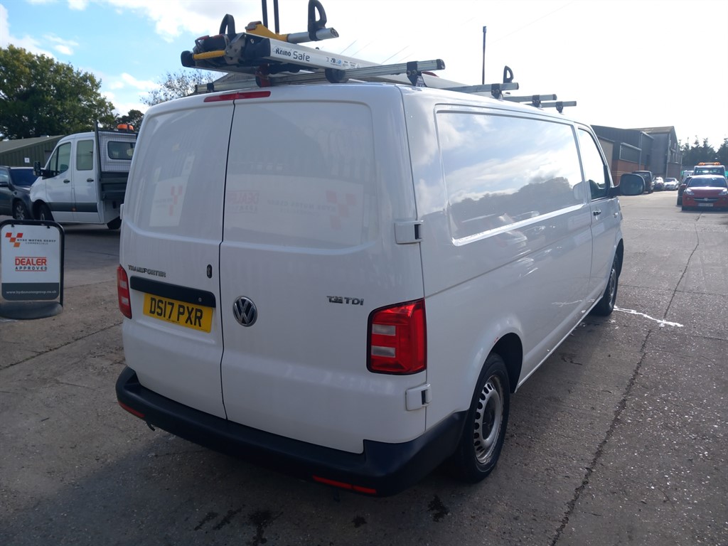 Used Volkswagen Transporter 2017 for sale - 76351083: Photo 4