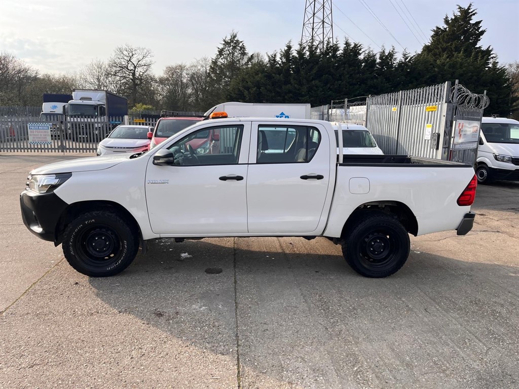 Used Toyota Hilux 2020 for sale - 77983113: Photo 2