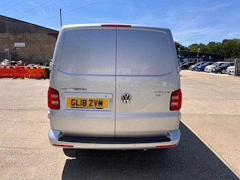 Used Volkswagen Transporter 2018 for sale - 79213919: Photo
