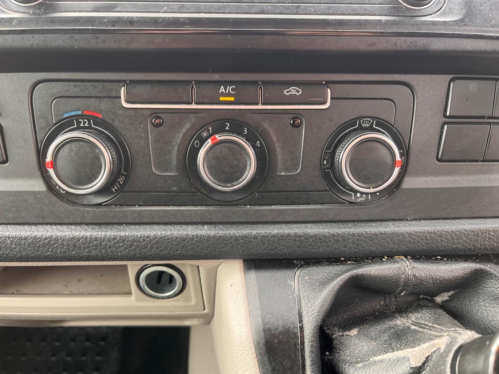 Used Volkswagen Transporter 2018 for sale - 77856009: Photo 15