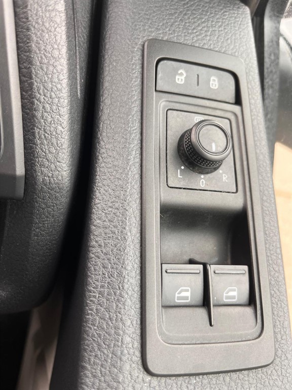 Used Volkswagen Transporter 2017 for sale - 78219096: Photo 18