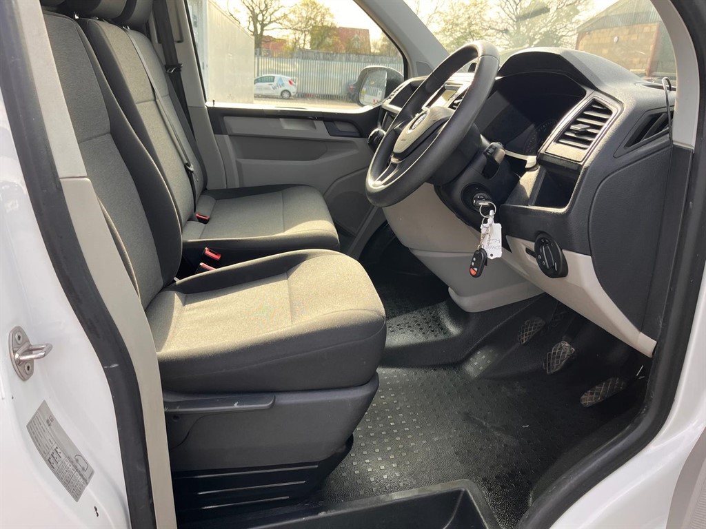 Used Volkswagen Transporter 2018 for sale - 78219100: Photo 11