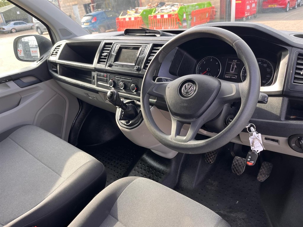 Used Volkswagen Transporter 2018 for sale - 78219100: Photo 12